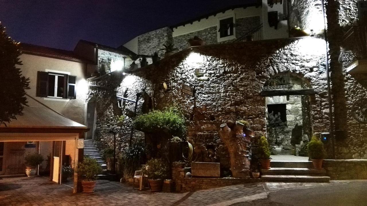 Locanda Ca De Rusitta Vezzi Portio Bagian luar foto